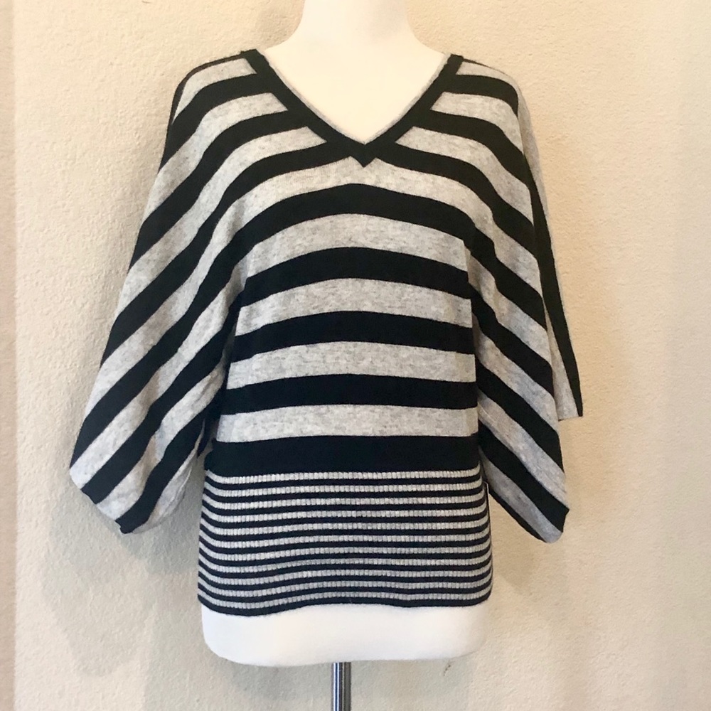 BCBGMAXAZRIA  Black/LT Heather Gray Top